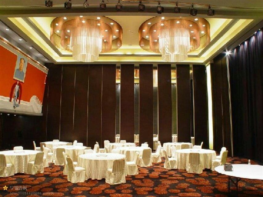 Event Venue Divider Walls